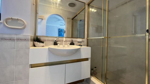 A Minutes Walk To The Beach! - Accommodation Nelson Bay 2