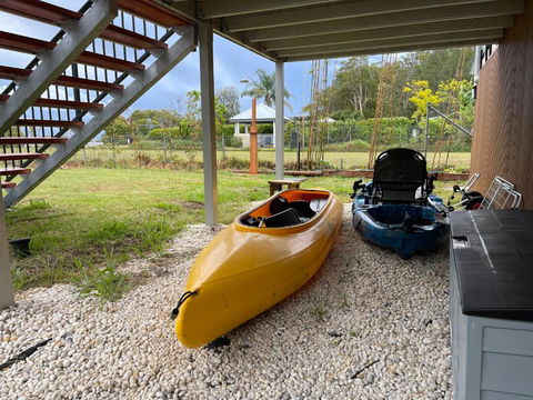 ABSOLUTE BEACHFRONT Port Stephens - Pindimar Beach House - Accommodation Nelson Bay 4