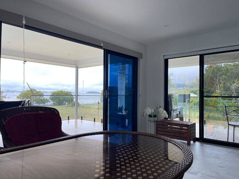 ABSOLUTE BEACHFRONT Port Stephens - Pindimar Beach House - Accommodation Nelson Bay 1