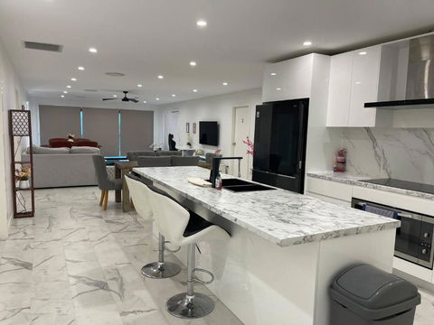 ABSOLUTE BEACHFRONT Port Stephens - Pindimar Beach House - Accommodation Nelson Bay 2
