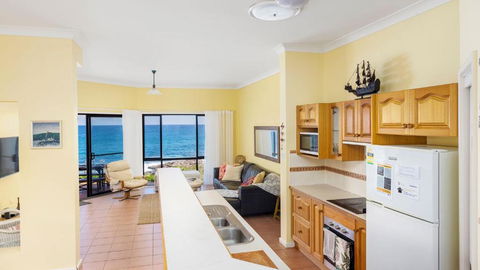 Absolute Oceanfront Portovenere - Accommodation Nelson Bay 4