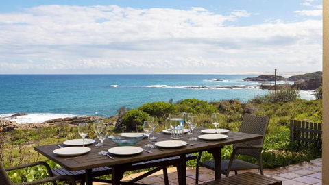 Absolute Oceanfront Portovenere - Accommodation Nelson Bay 0
