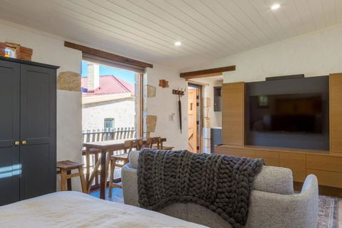 A Romantic Uraidla Studio - Accommodation Nelson Bay 1