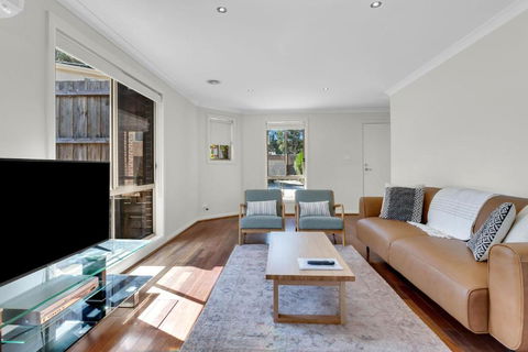 Airport West Stunner By Ready Set Stay - Accommodation Nelson Bay 1