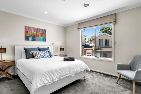 Airport West Stunner By Ready Set Stay - Accommodation Nelson Bay 3