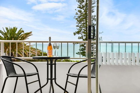 Alex Beach Apt Bilgola4 - Accommodation Nelson Bay 0