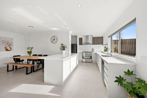All Day Sunshine And Relaxation -Pet Friendly - Accommodation Nelson Bay 0