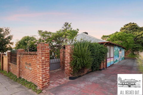 All Decked Out, Fremantle - Accommodation Nelson Bay 3