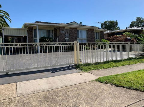 All In 3 Bedrooms,Fairfield West - Accommodation Nelson Bay 3