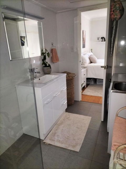 All The Comforts By The Lake - Accommodation Nelson Bay 3