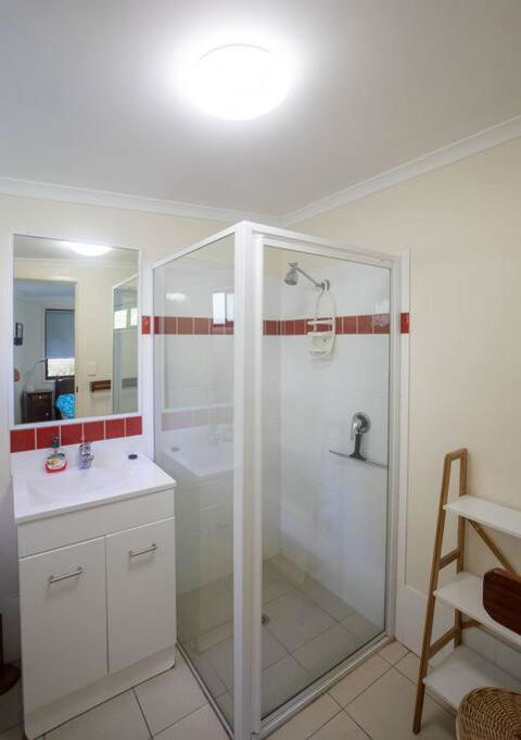 Allamanda Cottage - Close To Beach - Pet Friendly - Accommodation Nelson Bay 4