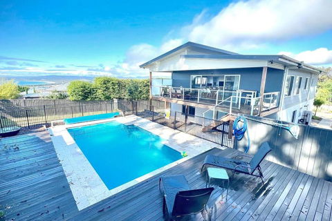 Allawah - 5 Bedroom Luxury Home With A Pool - Accommodation Nelson Bay 0