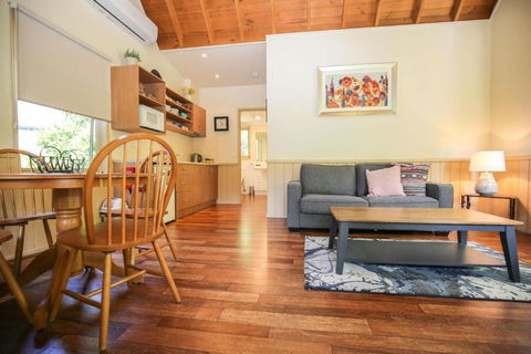 Alpine Arnica Cottage 2 - Accommodation Nelson Bay 2