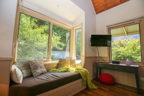 Alpine Arnica Cottage 2 - Accommodation Nelson Bay 3