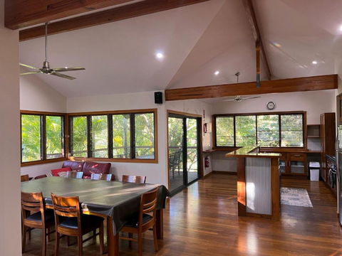Amaroo - Bring Your Own Linen - Accommodation Nelson Bay 3