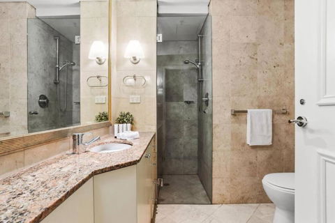 Amazing Apartment In Sydney CBD With Rooftop Pool - Accommodation Nelson Bay 4
