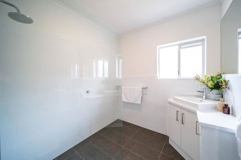 Ambrosia - Designer 3BR WiFi - Accommodation Nelson Bay 1