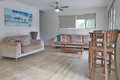 AMITY BEACHHOUSE - Accommodation Nelson Bay 3