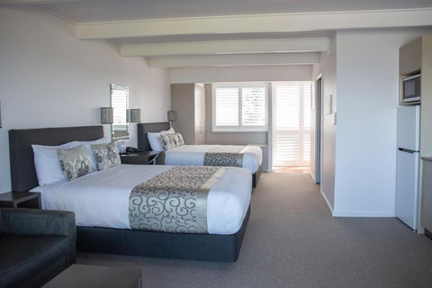 Amooran Oceanside Apartments And Motel - Accommodation Nelson Bay 4