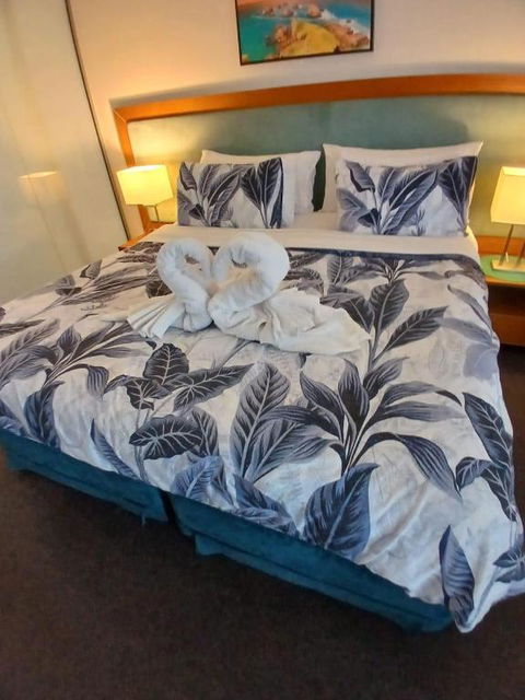 AN OCEAN,BEACHFRONT AND POOL VIEW Apartment 210 - Accommodation Nelson Bay 1
