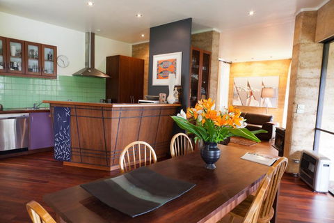Anagama House & Studio - Accommodation Nelson Bay 0