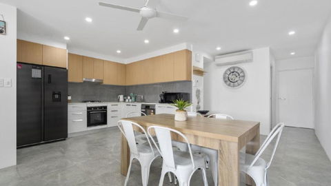 Anchors Away - Waterfront Unit - Accommodation Nelson Bay 3