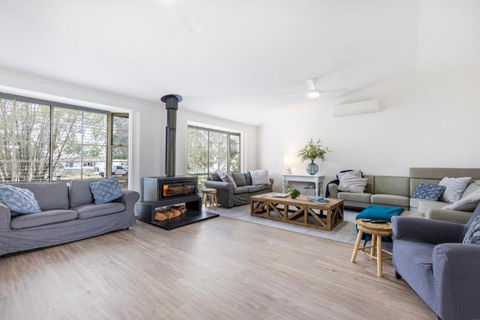 Anglesey - Pet Friendly With Pool & Tennis Court - 4 Mins Walk To Beach - Accommodation Nelson Bay 2