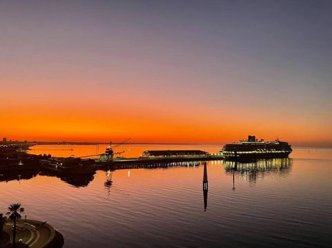 Amzing Ocean View Spacious Three Bedrooms Apartment Port Melbourne - Accommodation Nelson Bay 2
