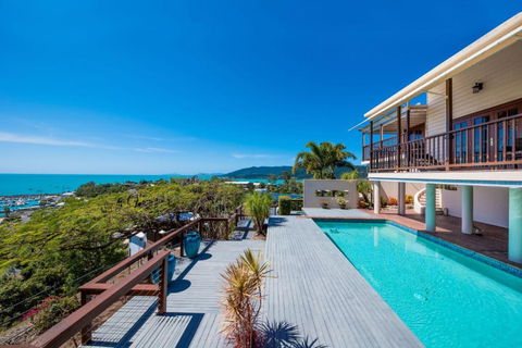 Airlie Beach Seaviews - Accommodation Nelson Bay 2