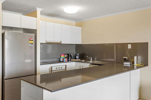 Albion Convenient Hideaway With Parking & Balcony - Accommodation Nelson Bay 2