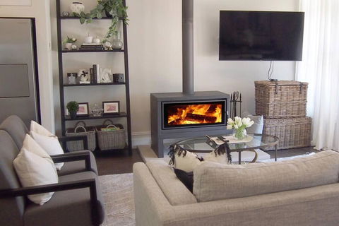 Antler & Oak Cottage: Provincial Luxe In Moss Vale - Accommodation Nelson Bay 4