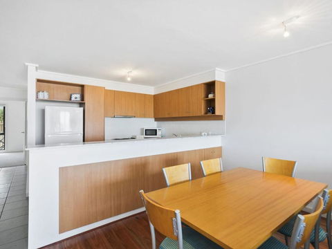 Apartment 11 Pacific Apartments - Accommodation Nelson Bay 2