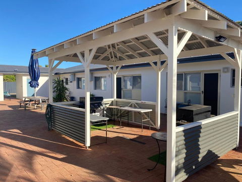 API Pelican Beach Front Apartments Kalbarri - Accommodation Nelson Bay 4