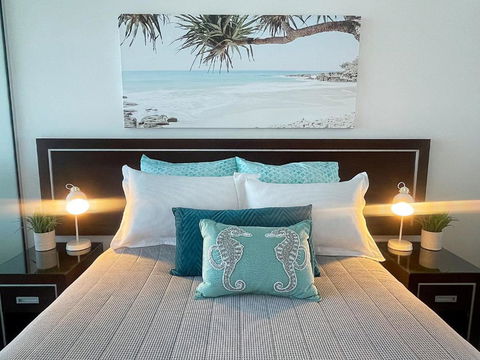 AQUA 306 POOLSIDE Luxury Apartment , Honeysuckle, NEWCASTLE FREE Parking - Accommodation Nelson Bay 1