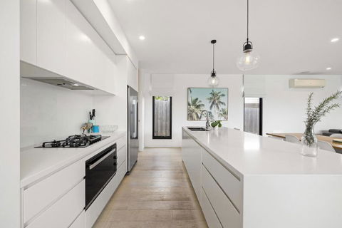 Aqua Luna - Stylish Retreat By Koonya Ocean Beach - Accommodation Nelson Bay 4