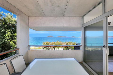 Architectural Design On The Beach - Accommodation Nelson Bay 1