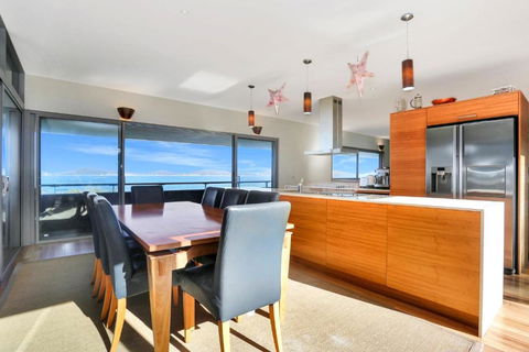 Architectural Design On The Beach - Accommodation Nelson Bay 4