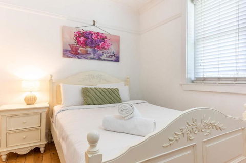 Art Deco 1 Bed Apt Close To Beach & CBD - Accommodation Nelson Bay 3