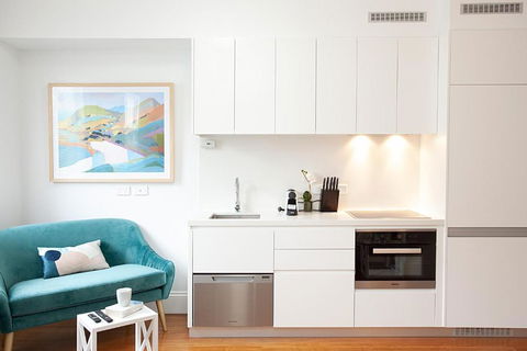 Art Deco Designer Studio In Lewisham - Accommodation Nelson Bay 2