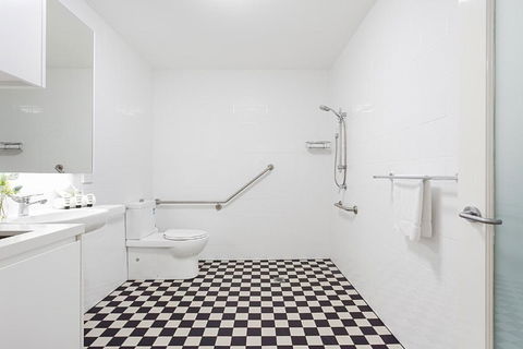 Art Deco Designer Studio In Lewisham - Accommodation Nelson Bay 3