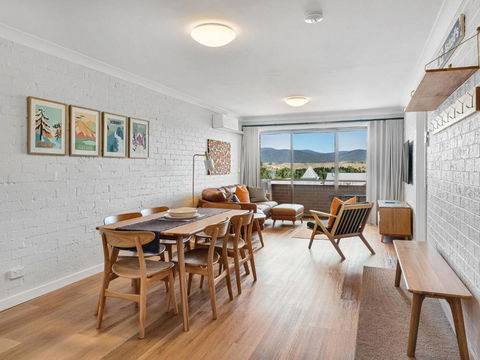 Astrids At Central Park - 2BR L Lake & Mountain Views L Central Location L WiFi - Accommodation Nelson Bay 0