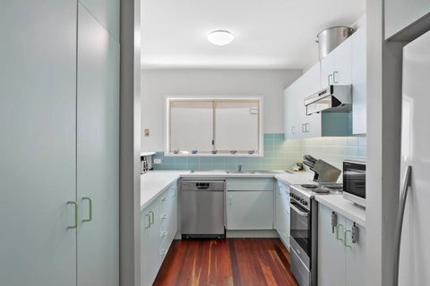 At Cylinder 1 - Accommodation Nelson Bay 2