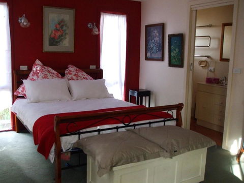 At The Gallery - Accommodation Nelson Bay 0