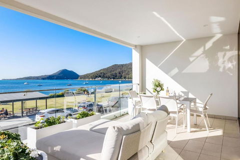 Aura 3 Spectacular Beachside Views - Accommodation Nelson Bay 0