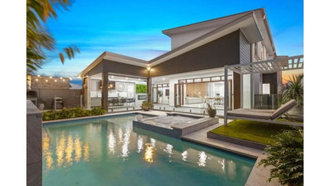 Avoca Beach Retreat - Accommodation Nelson Bay 2
