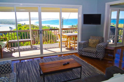 Awesome View, 4 View Street - Accommodation Nelson Bay 0
