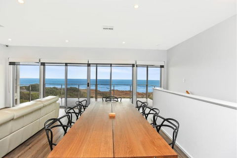 Avaya Sellicks Beachfront Getaway- Wifi - Accommodation Nelson Bay 0