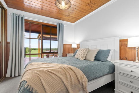 Apollo Bay Cottages- Wild Dog - Accommodation Nelson Bay 1