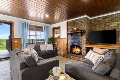 Apollo Bay Cottages- Wild Dog - Accommodation Nelson Bay 3