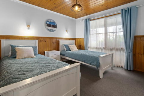 Apollo Bay Cottages- Wild Dog - Accommodation Nelson Bay 4